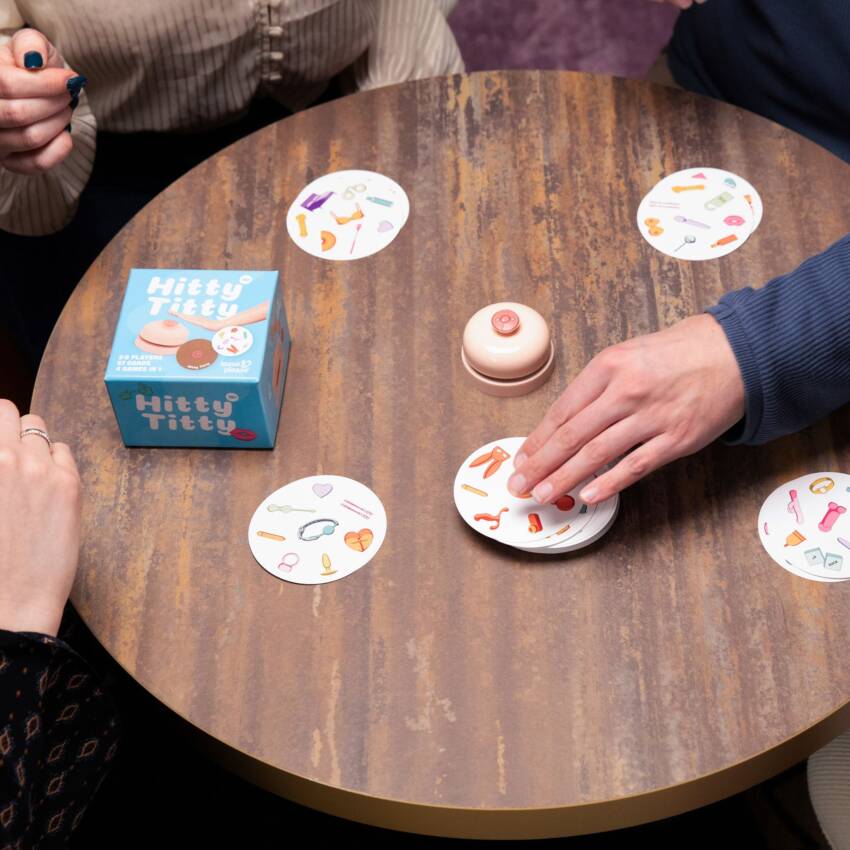 Tease & Please - Hitty Titty Card Game - Image 5